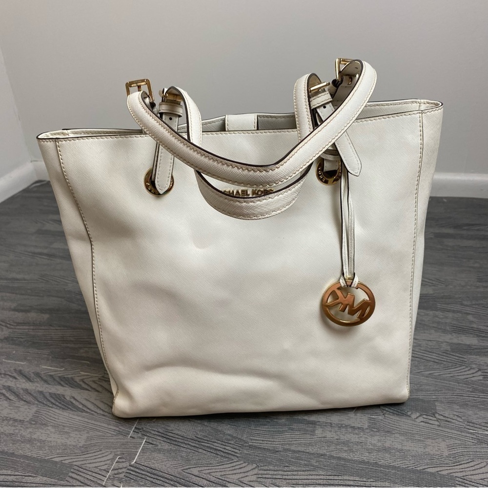 Michael Kors Jet Set White Saffiano Leather Travel Tote - Picture 3 of 17